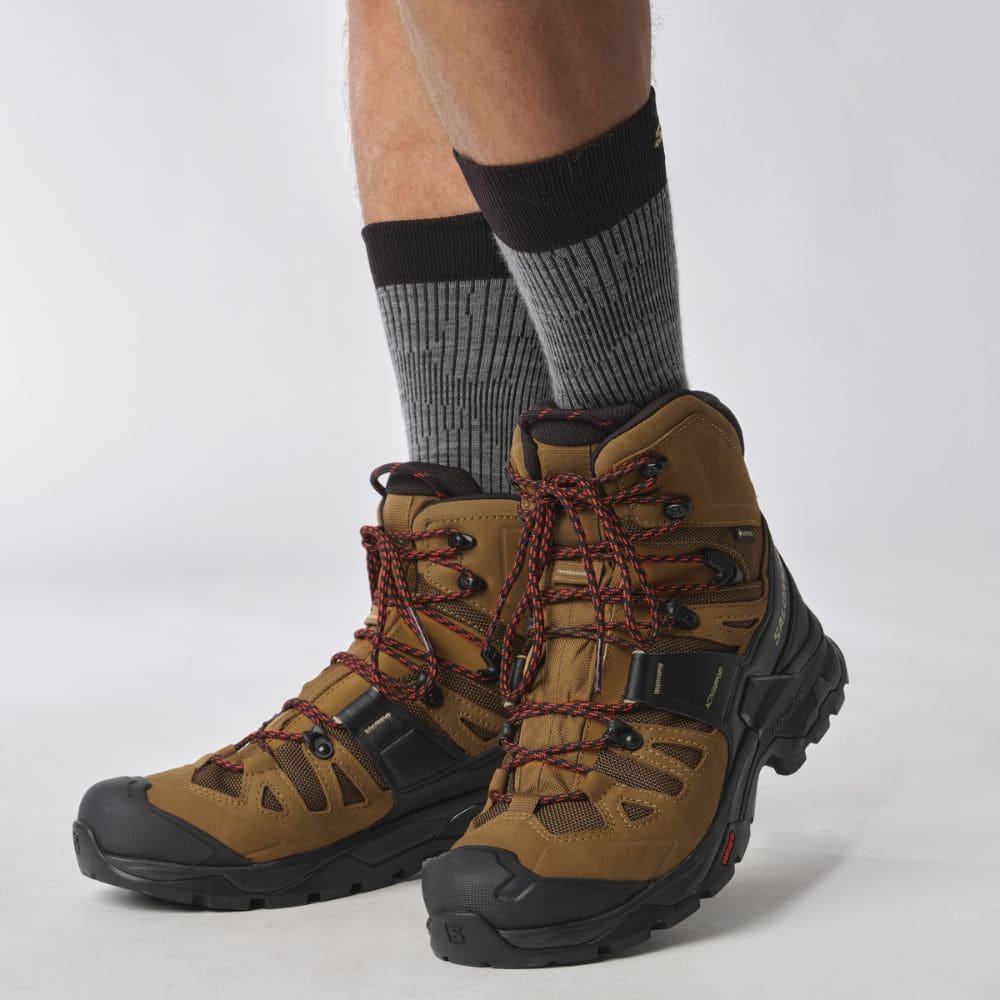 Turistické boty SALOMON Quest 4 GTX Rubber/Black/Fiery Red